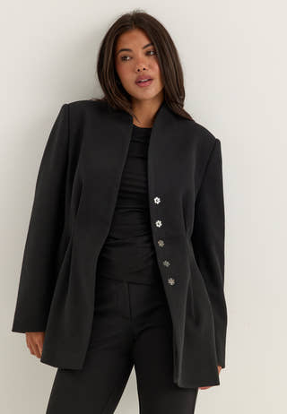 Shaped Short Coat Black