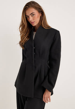 Shaped Short Coat Black
