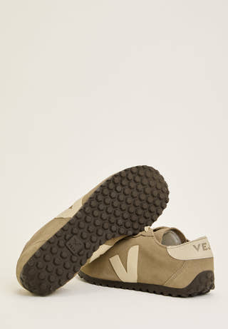 Cateyes Sneakers Beige