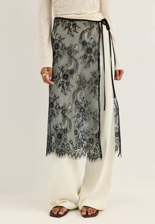 Vialis Wrap Lace Scarf Black