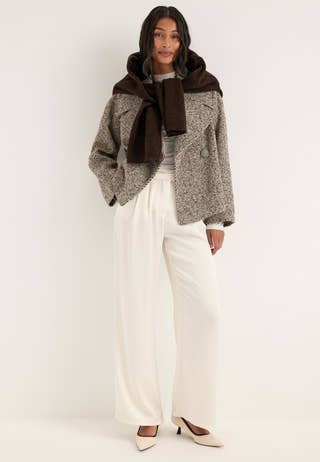 Vikamille L/S SHORT JACKET Beige