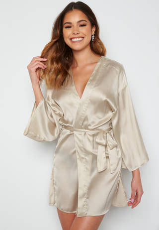 Aylin Robe