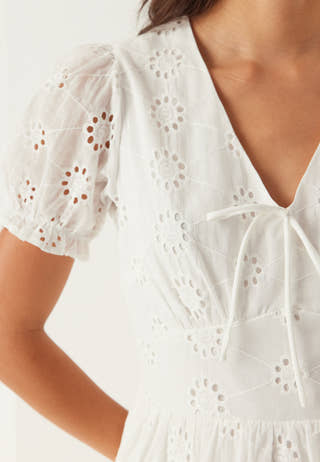 bubbleroom-broderie-anglaise-dress-white_2_1