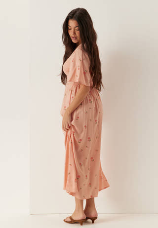 bubbleroom-butterfly-sleeve-viscose-maxi-dress-peachpatterned_3_1