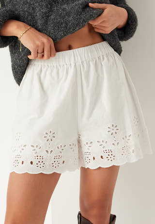 bubbleroom-embroidered-shorts
