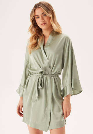 Frill Robe