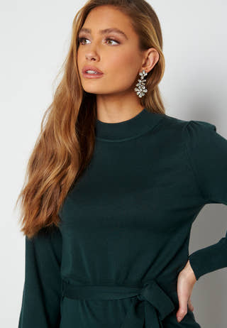 Ina fine knitted dress