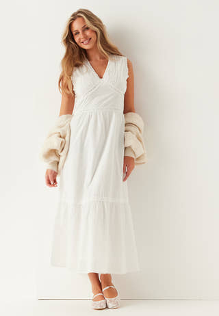 Lace Detail Sleeveless Dress