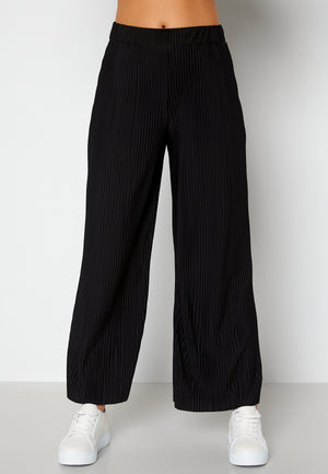 Lola pleated cropped trousers