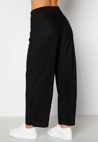 Lola pleated cropped trousers