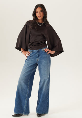 bubbleroom-mid-wide-jeans_8d228a59-a2ec-40f2-ae1a-680b2e448122