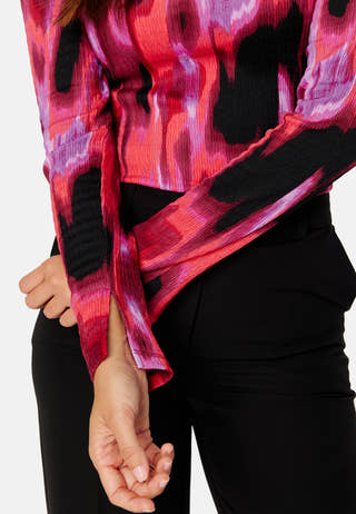 Nabila structure top