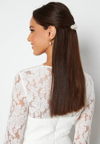 Scallop V-Neck Lace Gown