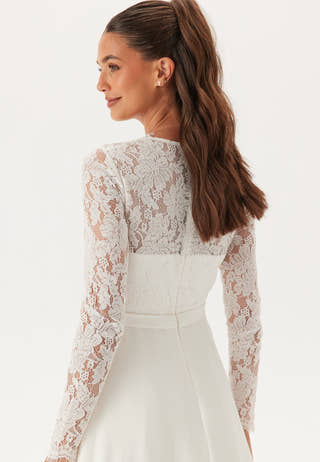 Scallop V-Neck Lace Gown