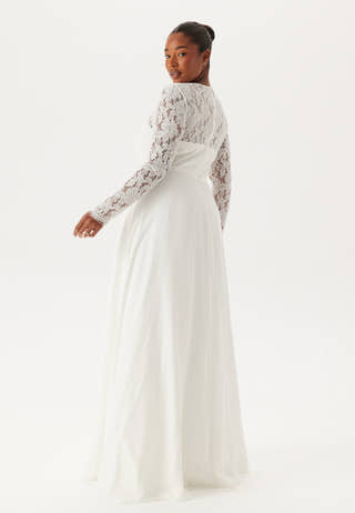 Scallop V-Neck Lace Gown