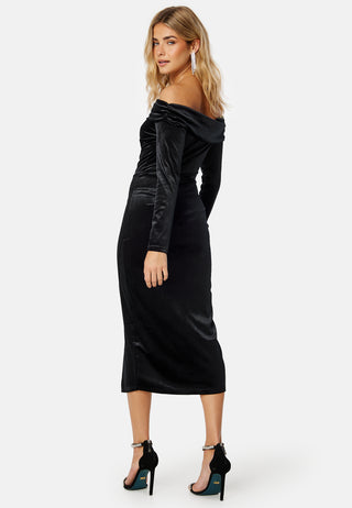 Sofielle Velvet Midi Dress