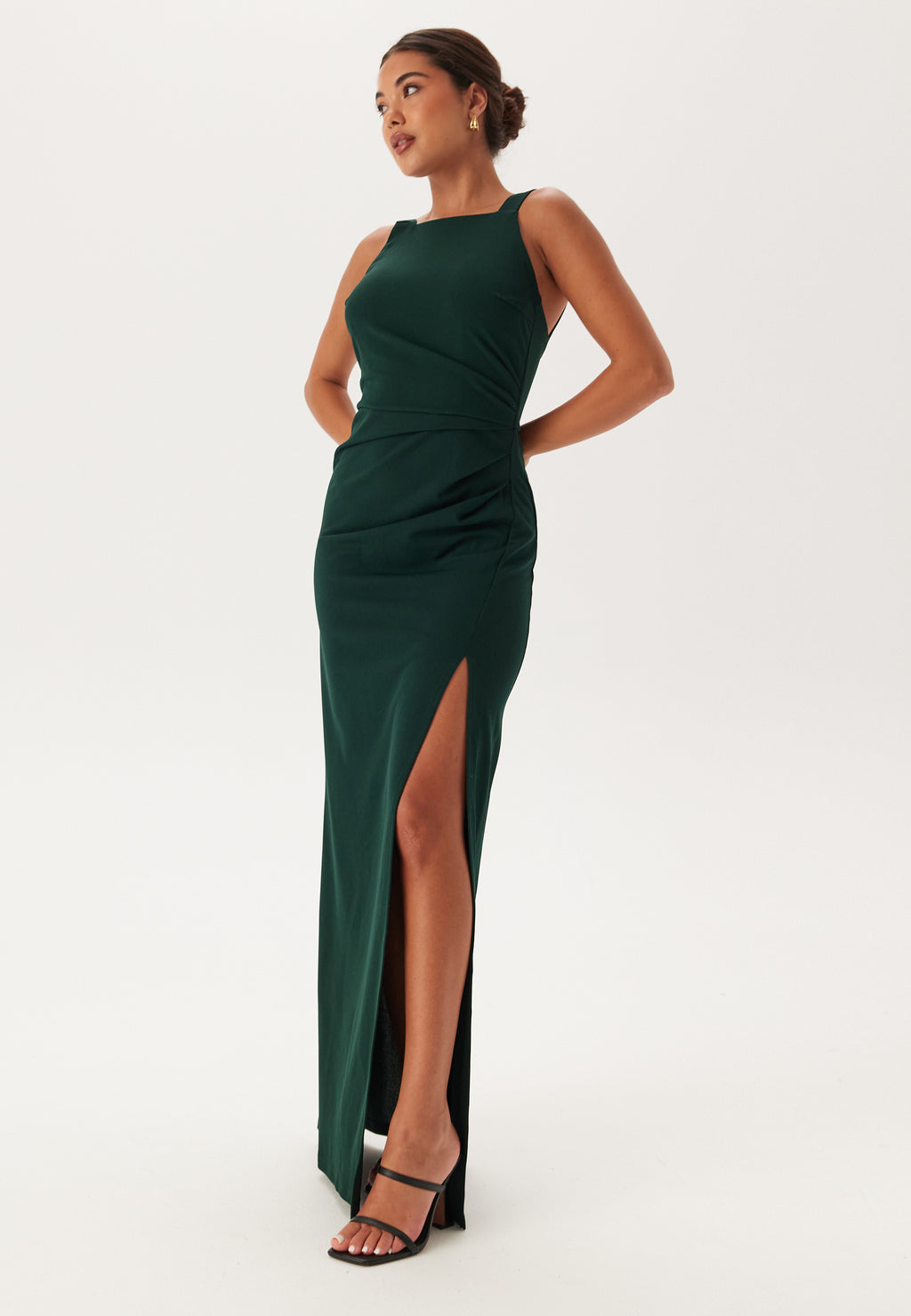 Maximekot: Ajattomat suosikit arkeen ja juhlaan 4 Square Neck Slit Maxi Dress