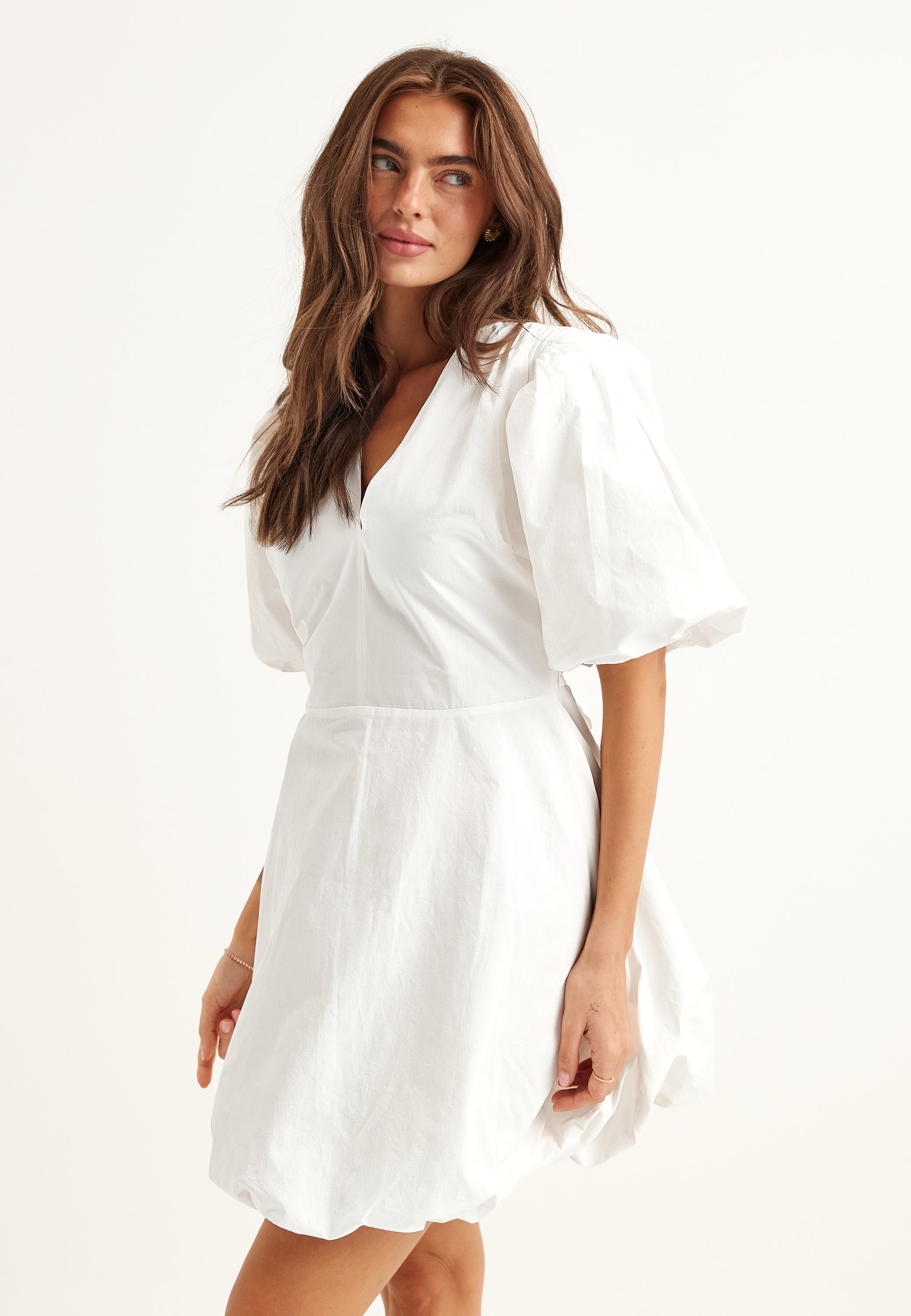 white v neck dress short Bubbleroom occasion – V-neck Bubble Hem Short Dress VIT – Dresses – White