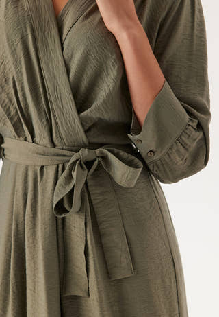 Puff Sleeve Structured Dress