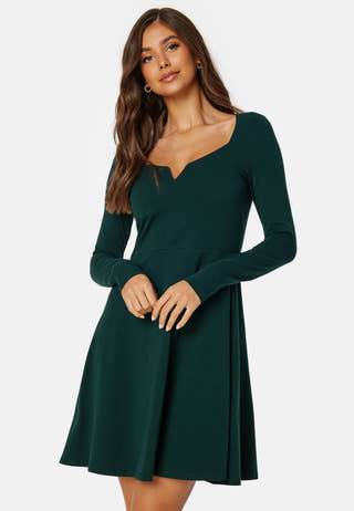 Square V-neck L/S Skater Dress