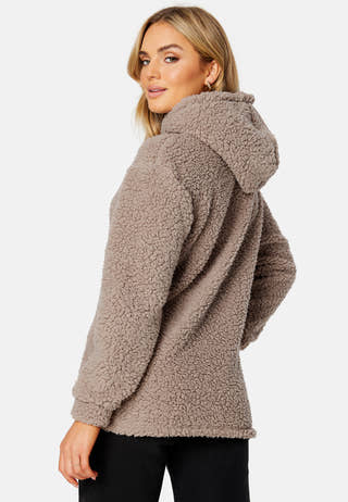 Una fluffy teddy hoodie