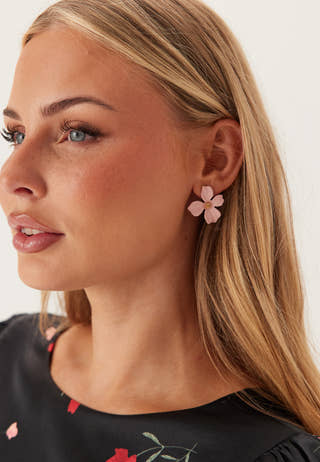 Lilly Flower Earring
