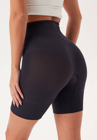 Essensual Mid Waisted Shorts