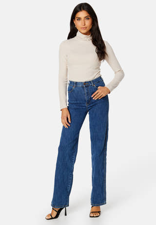 Moxy Straight