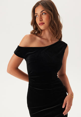 Demi Tipped Shoulder Velvet Bodycon