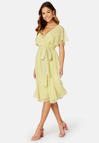 Ditsy Flutter Sleeve Midi Dress