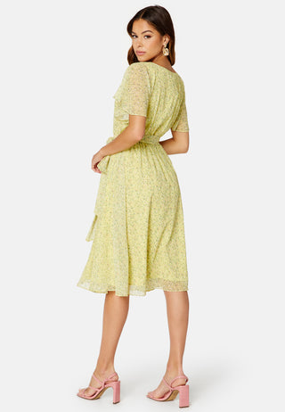 Ditsy Flutter Sleeve Midi Dress