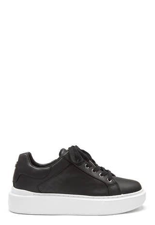 Ivee Sneakers