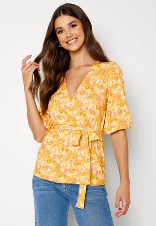 Jalona wrap top