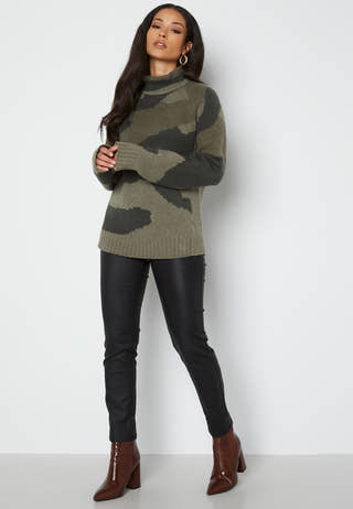 Paula camo sweater