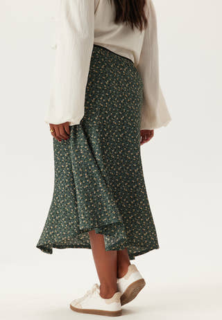 Structured Asymmetric Skirt