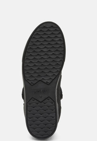 Classic Low Sneaker