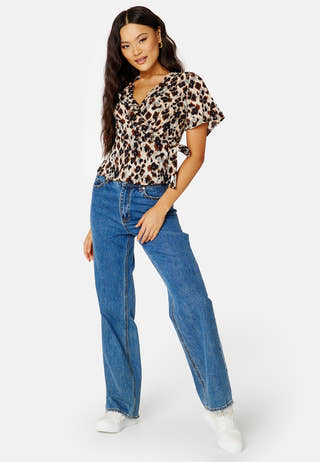 Carly S/S Wrap Short Top