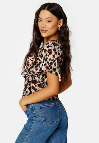 Carly S/S Wrap Short Top
