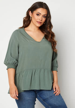 Lota 3/4 V-Neck Top