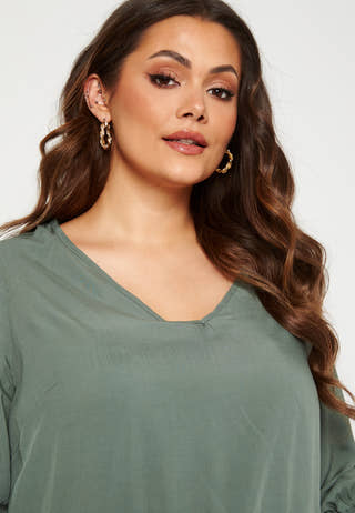 Lota 3/4 V-Neck Top