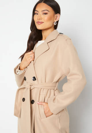 Emma Trenchcoat