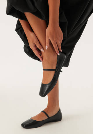 Onlakira-3 Pu Mary Jane Baller