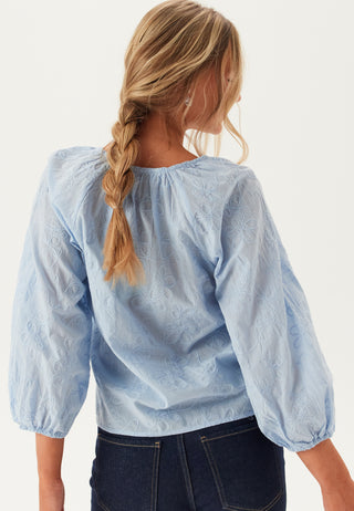 only-onlzion-34-v-neck-emb-top-wvn_1