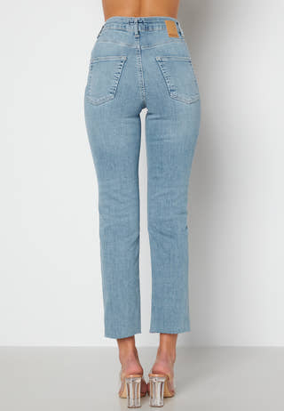 Delly Straight HW Jeans