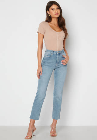 Delly Straight HW Jeans