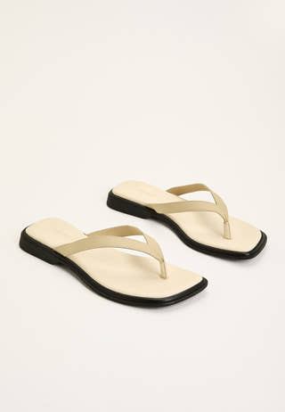 Izzy Sandal Flats