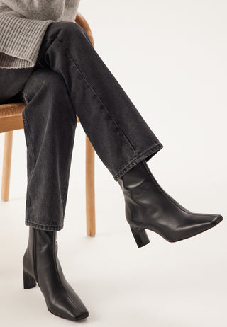 Vendela Classic Leather Boots