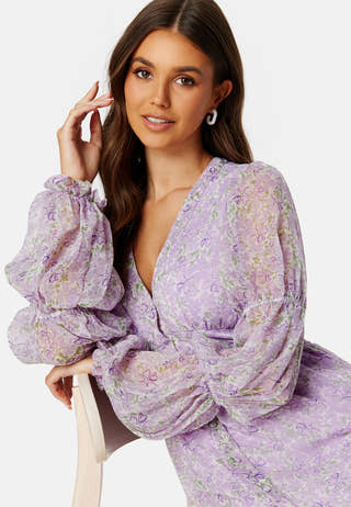 Noabelle V-Neck Dress