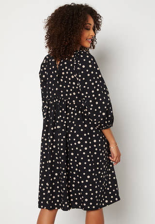 Sinna 3/4 Volume Dress