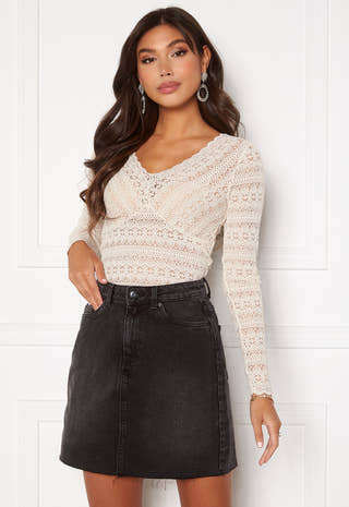 Chikka V-Neck L/S Lace Top